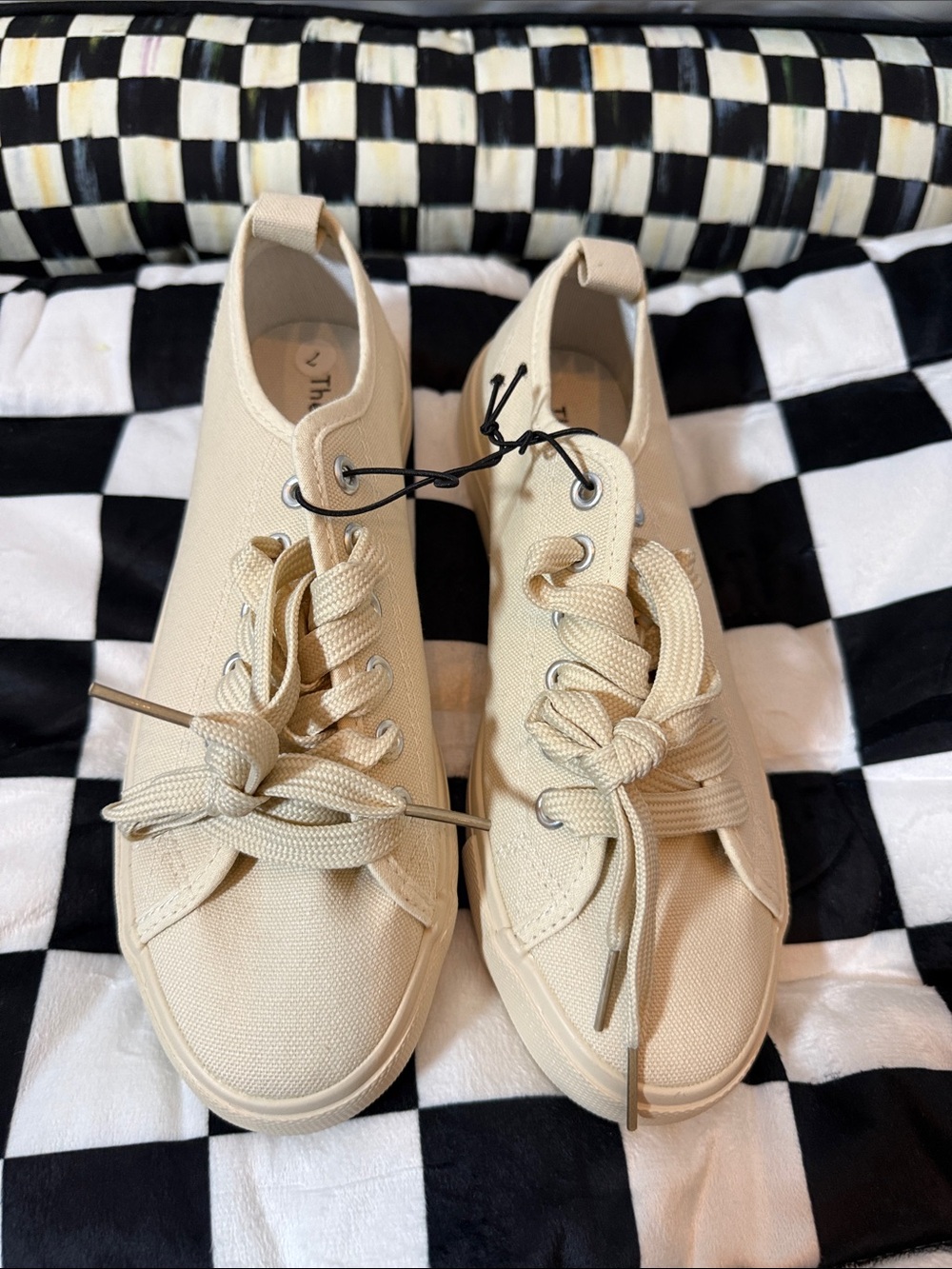 Everyday Cream Canvas Low-Top Sneakers